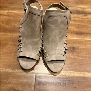 Women's Tan Open-Toe heels